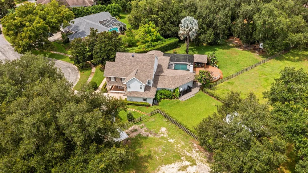 19601 EAGLE CREST DRIVE Lutz, FL 33549