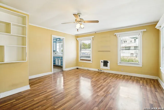 608 Tivy St Kerrville, TX 78028