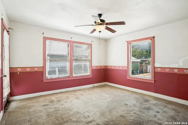 608 Tivy St Kerrville, TX 78028