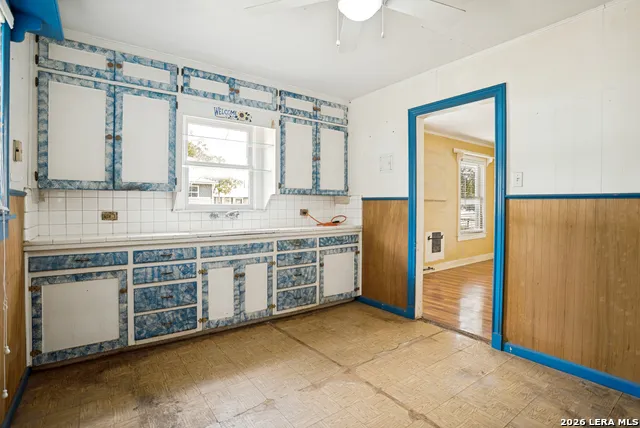 608 Tivy St Kerrville, TX 78028