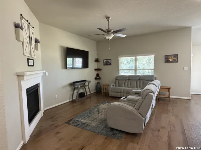 27915 LOKAYA FLS Boerne, TX 78015