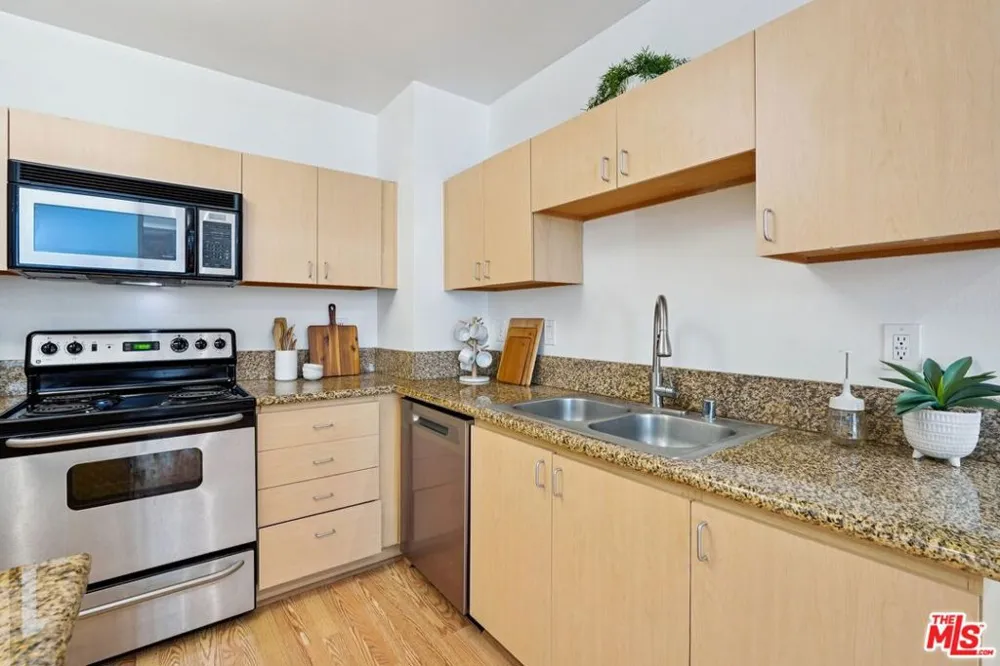 630 W 6th Street #505 Los Angeles, CA 90017