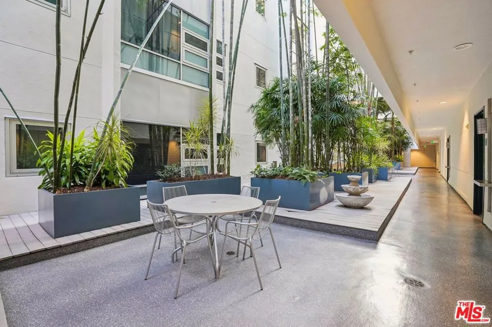 630 W 6th Street #505 Los Angeles, CA 90017