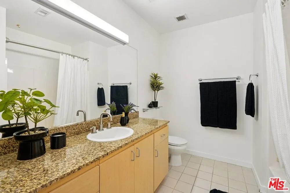 630 W 6th Street #505 Los Angeles, CA 90017