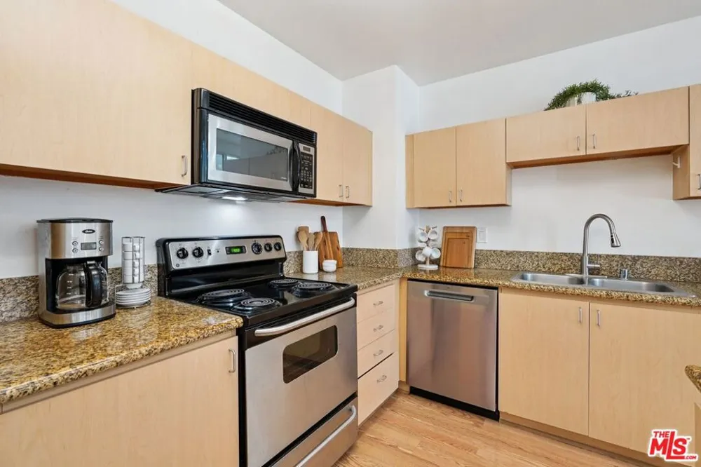 630 W 6th Street #505 Los Angeles, CA 90017