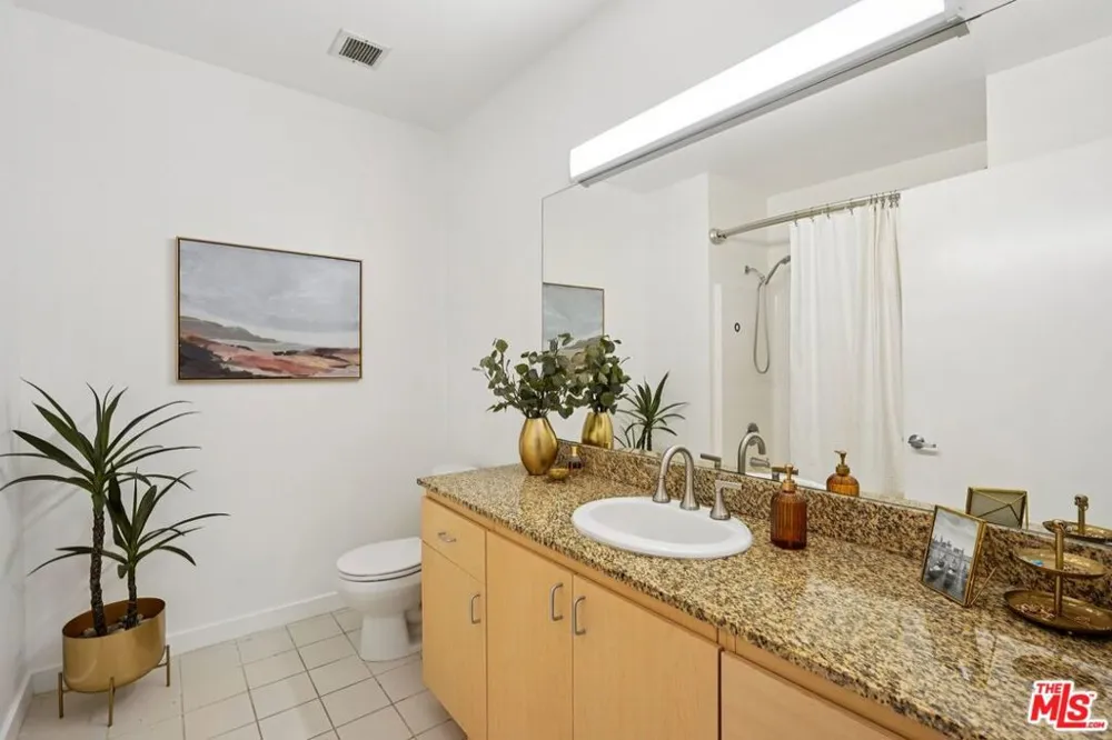 630 W 6th Street #505 Los Angeles, CA 90017