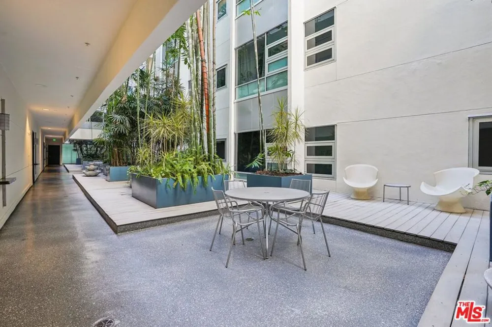 630 W 6th Street #505 Los Angeles, CA 90017