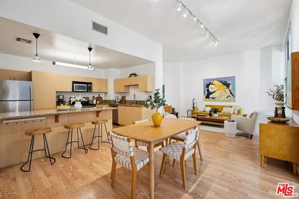 630 W 6th Street #505 Los Angeles, CA 90017
