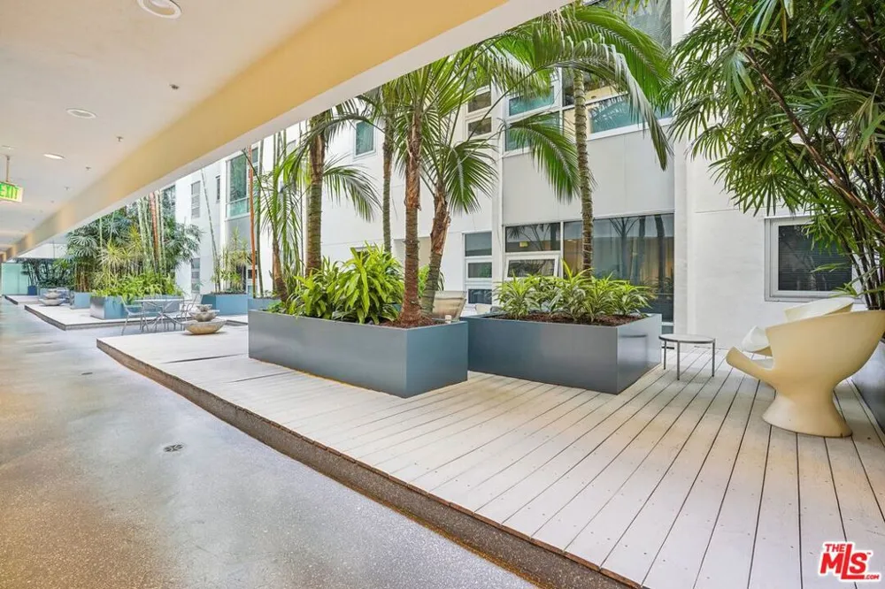 630 W 6th Street #505 Los Angeles, CA 90017