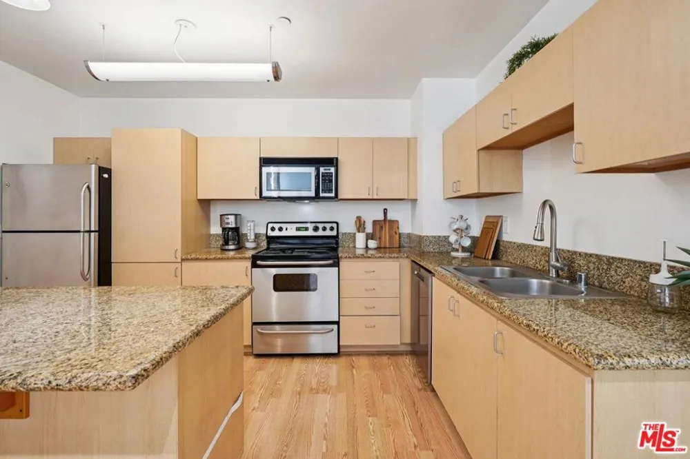 630 W 6th Street #505 Los Angeles, CA 90017