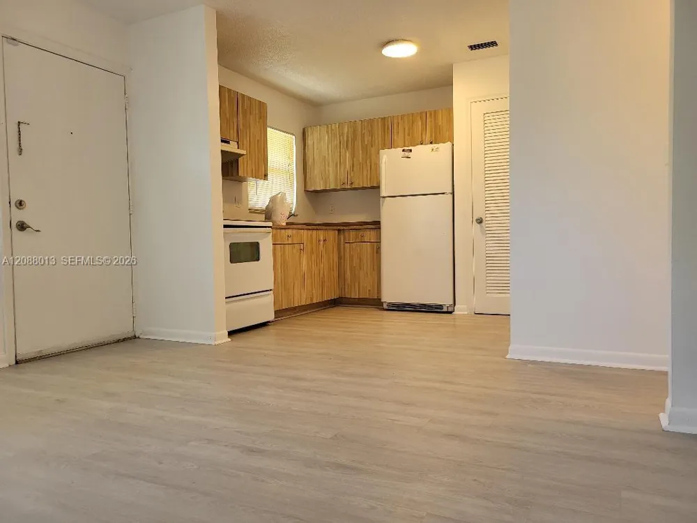5156 NE 6th Ave #219 Oakland Park, FL 33334