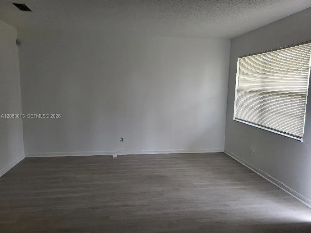5156 NE 6th Ave #219 Oakland Park, FL 33334
