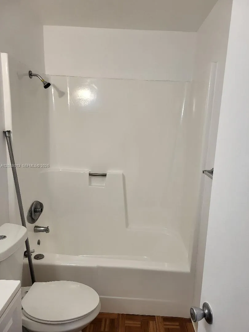 5156 NE 6th Ave #219 Oakland Park, FL 33334