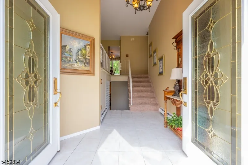 14 Jaclyn Dr East Hanover, NJ 07936