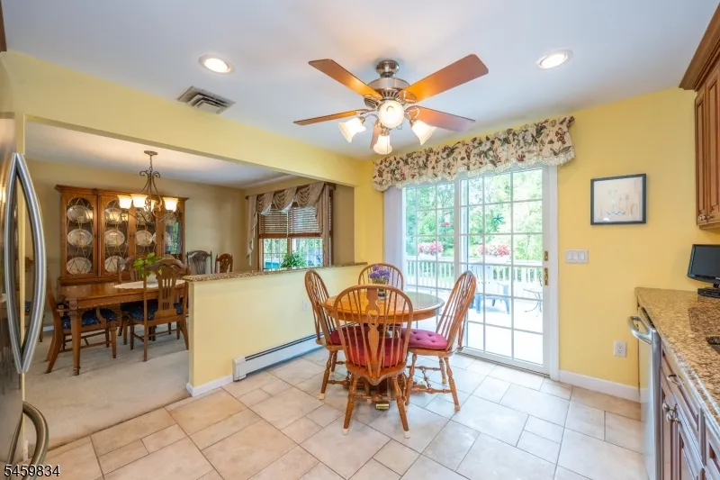 14 Jaclyn Dr East Hanover, NJ 07936