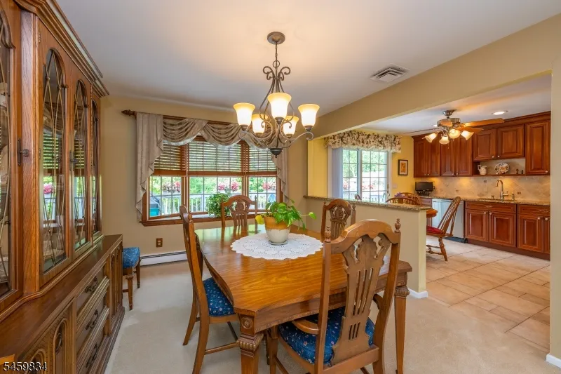 14 Jaclyn Dr East Hanover, NJ 07936