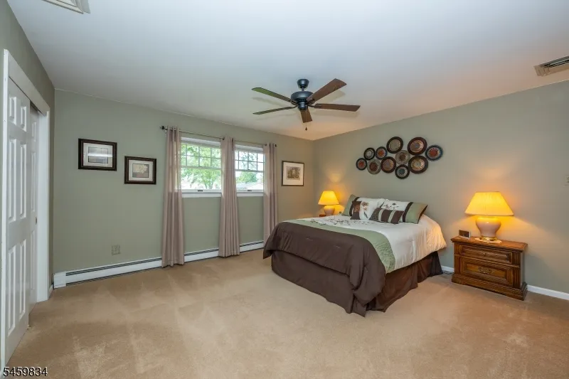 14 Jaclyn Dr East Hanover, NJ 07936