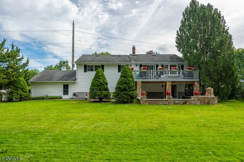14 Jaclyn Dr East Hanover, NJ 07936