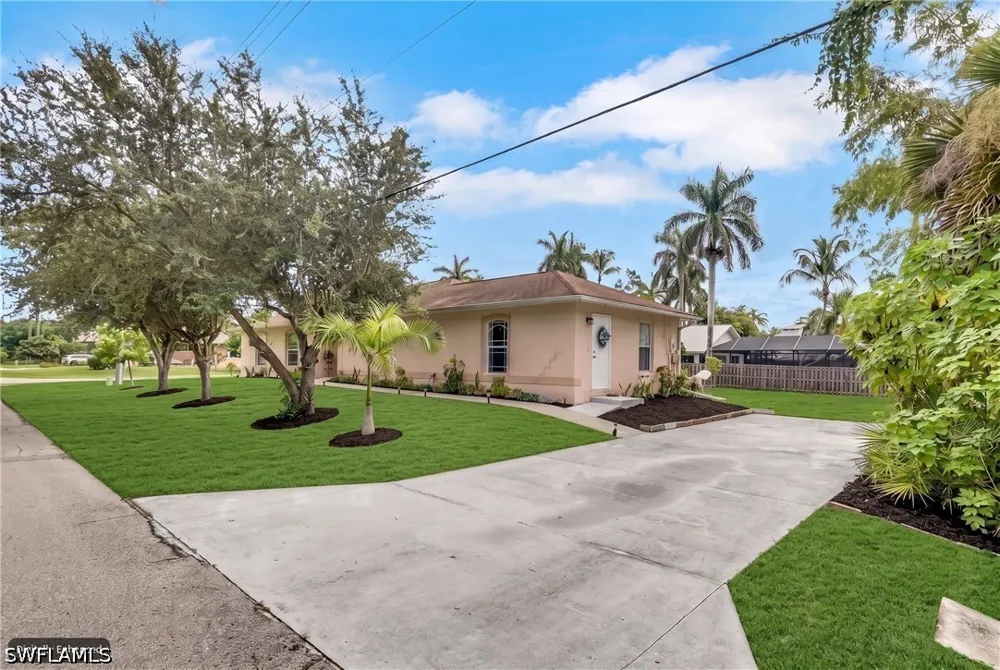10th Street Naples, FL 34103