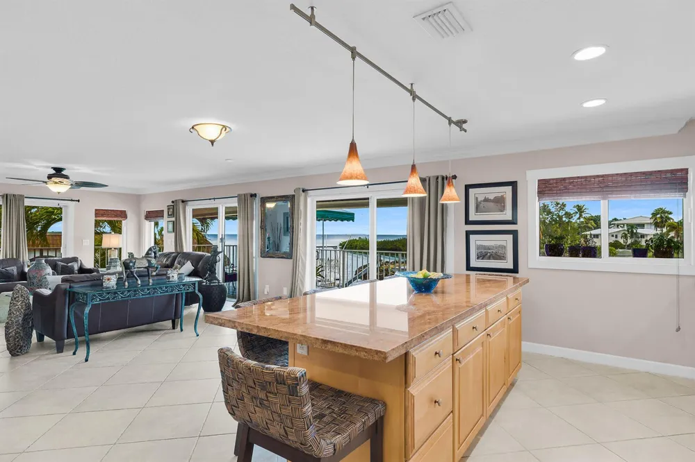 114 COCONUT PALM BOULEVARD Tavernier, FL 33070