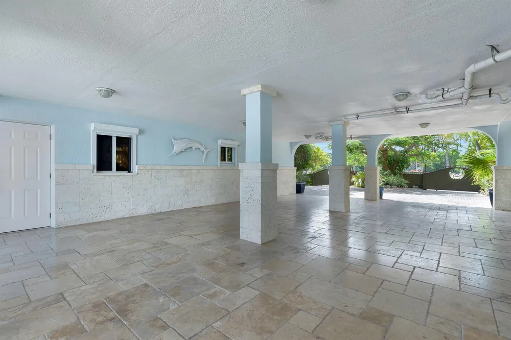 114 COCONUT PALM BOULEVARD Tavernier, FL 33070