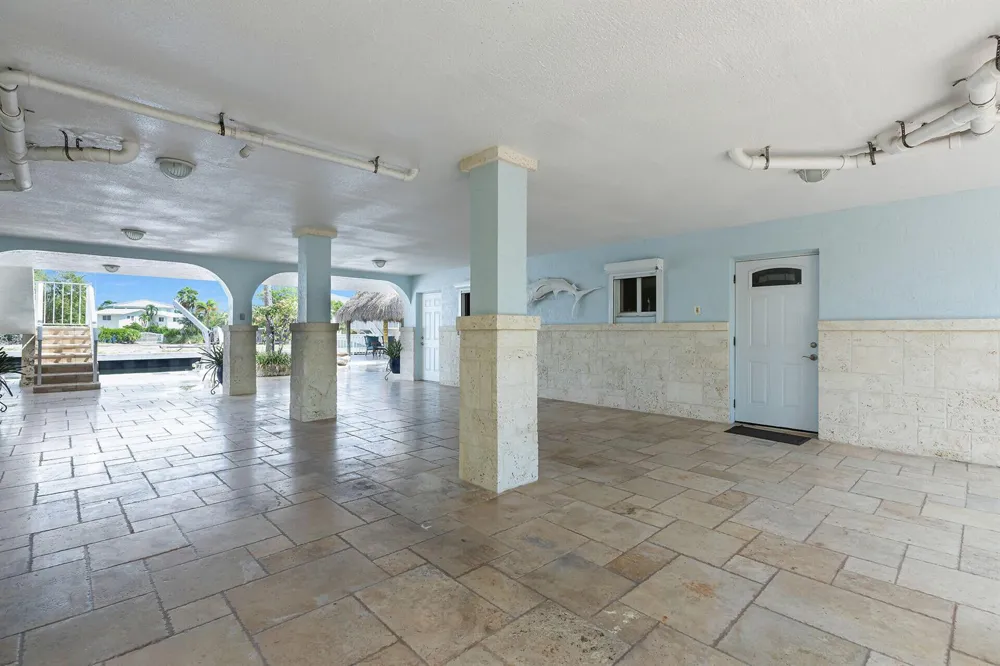 114 COCONUT PALM BOULEVARD Tavernier, FL 33070