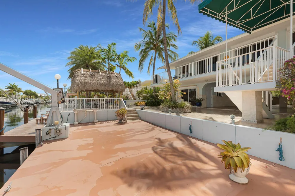114 COCONUT PALM BOULEVARD Tavernier, FL 33070