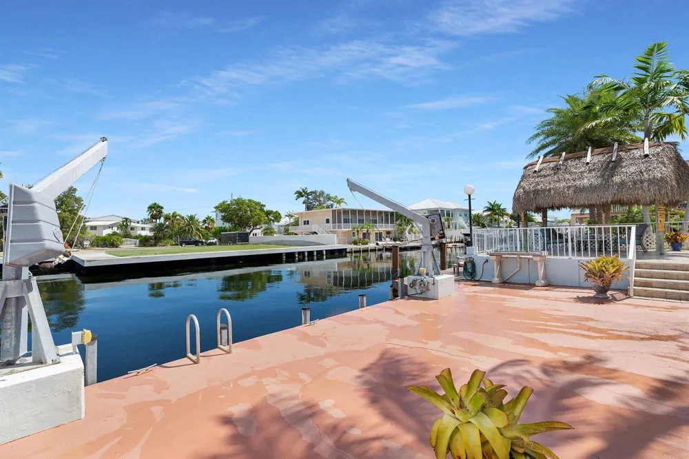 114 COCONUT PALM BOULEVARD Tavernier, FL 33070