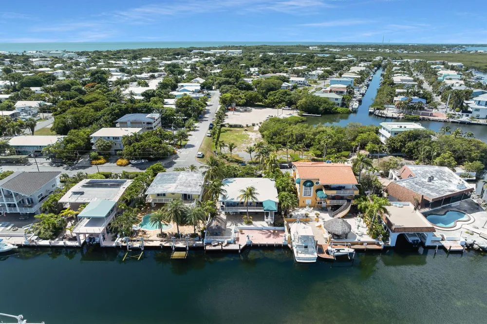 114 COCONUT PALM BOULEVARD Tavernier, FL 33070