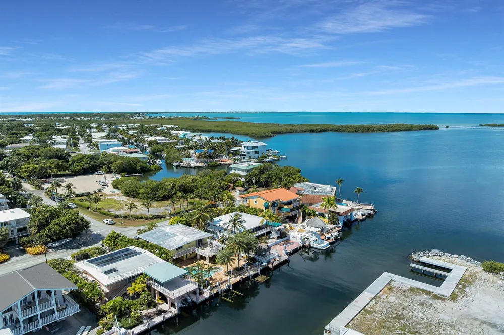 114 COCONUT PALM BOULEVARD Tavernier, FL 33070