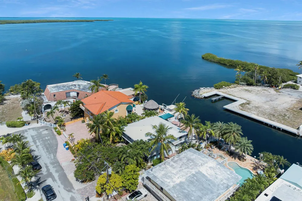 114 COCONUT PALM BOULEVARD Tavernier, FL 33070