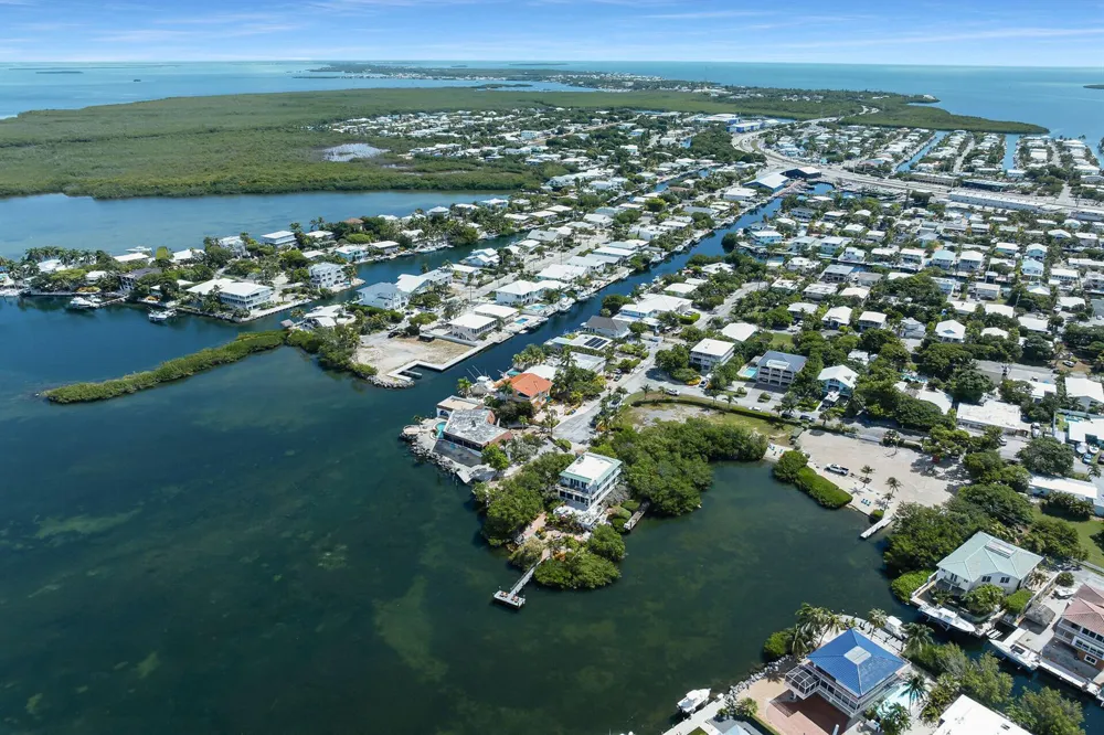 114 COCONUT PALM BOULEVARD Tavernier, FL 33070