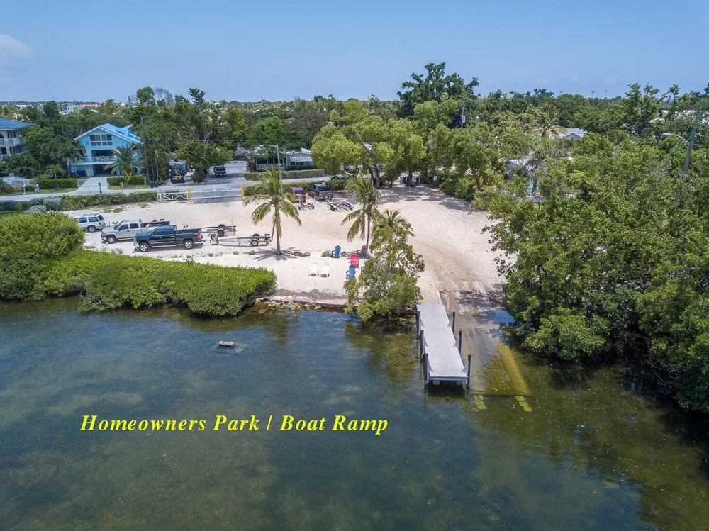 114 COCONUT PALM BOULEVARD Tavernier, FL 33070