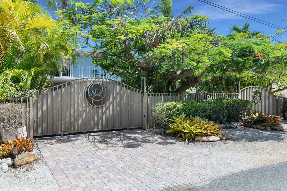 114 COCONUT PALM BOULEVARD Tavernier, FL 33070