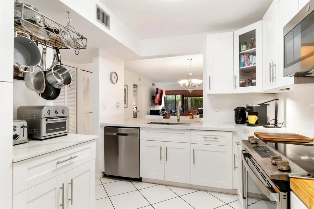 10110 CEDAR POINT BOULEVARD #104 Boynton Beach, FL 33437