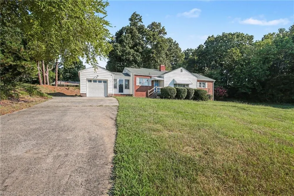 365 North Road Thomasville, NC 27360