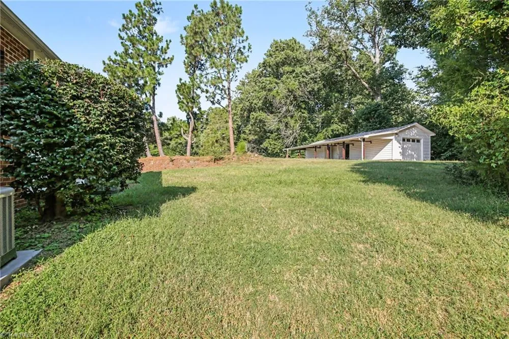 365 North Road Thomasville, NC 27360