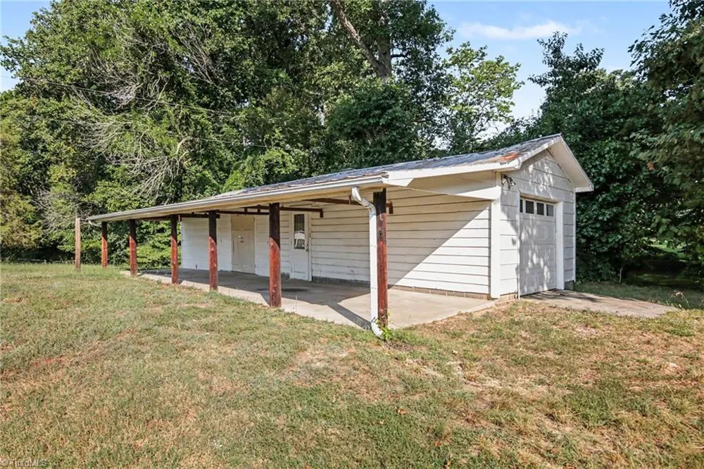 365 North Road Thomasville, NC 27360