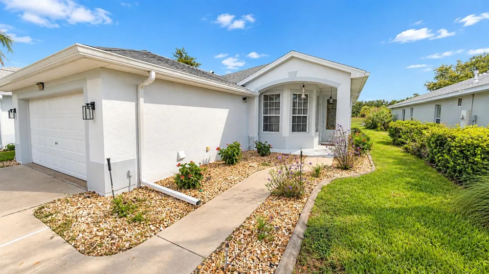 4925 PORTSMOUTH STREET Tavares, FL 32778