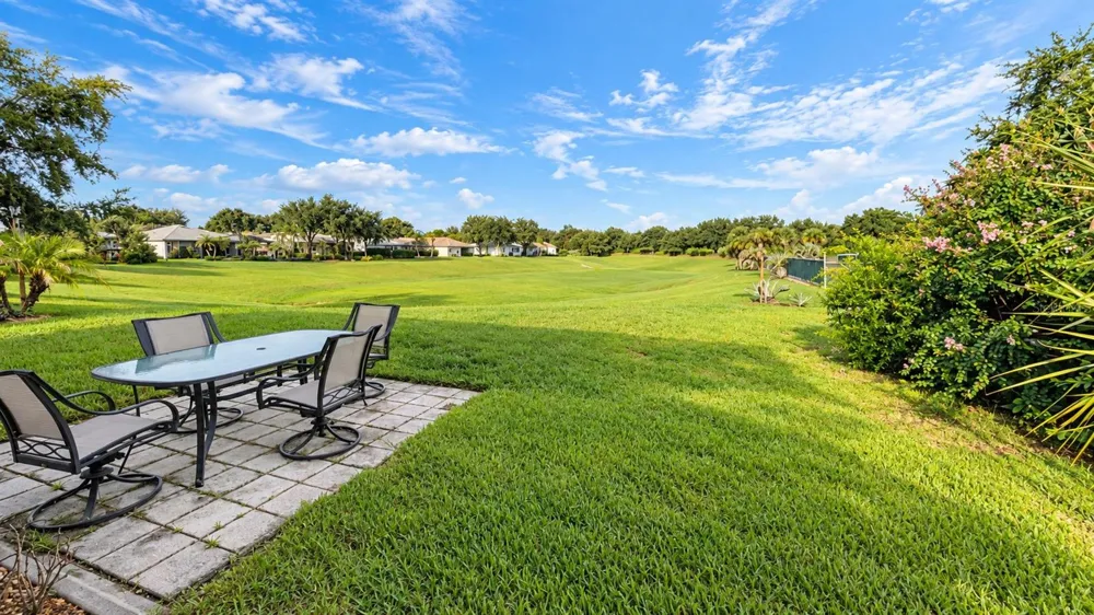 4925 PORTSMOUTH STREET Tavares, FL 32778