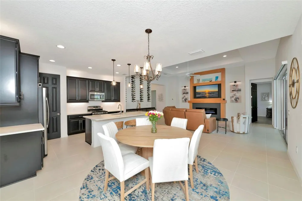 12105 GOLDENROD AVENUE Bradenton, FL 34212