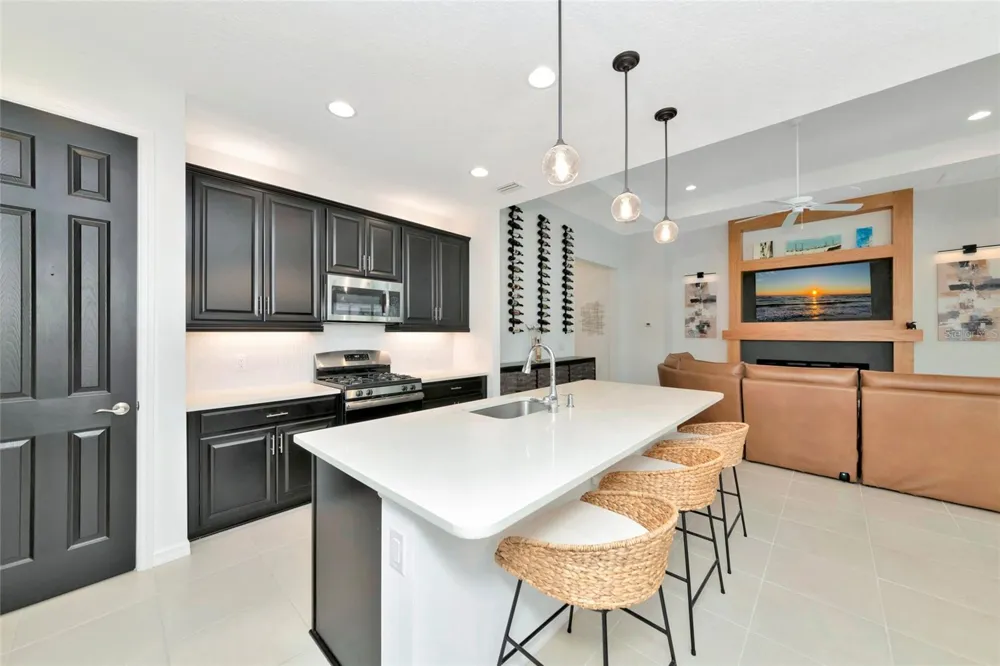12105 GOLDENROD AVENUE Bradenton, FL 34212