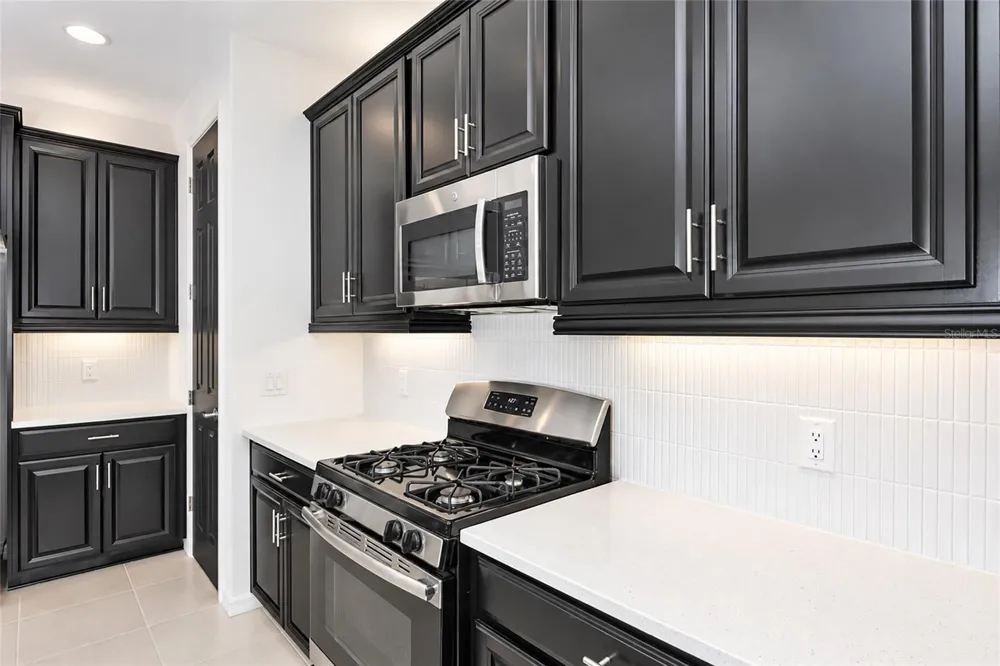 12105 GOLDENROD AVENUE Bradenton, FL 34212
