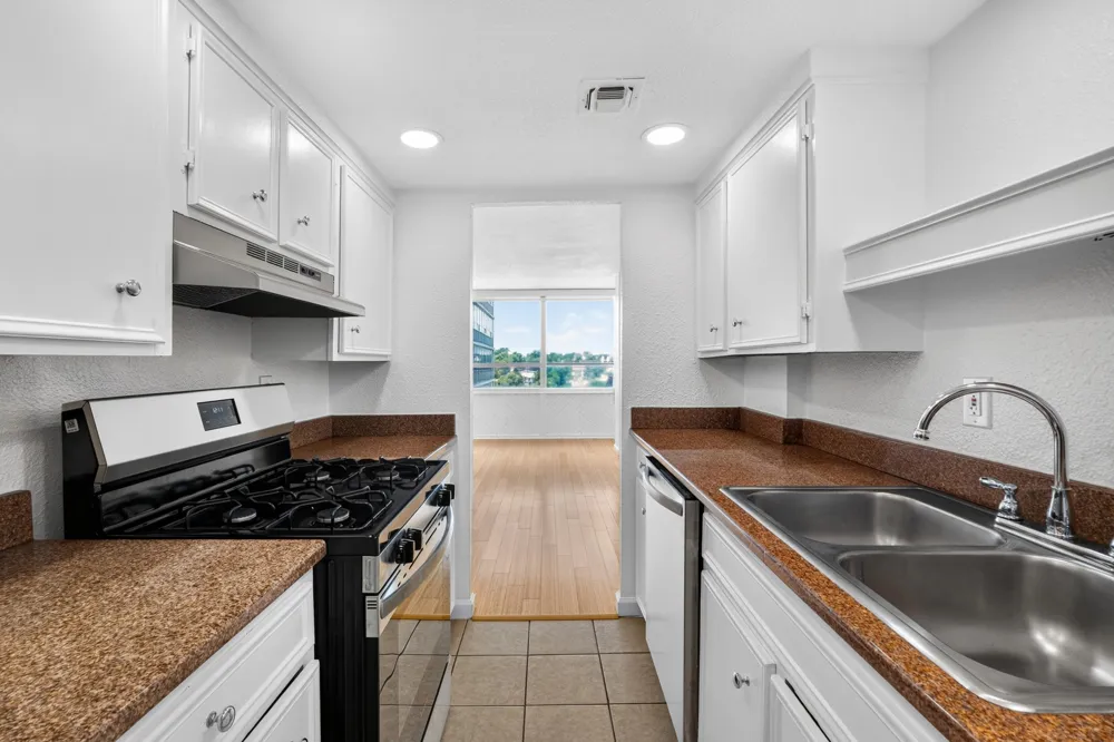 1800 Lavaca Street #512 Austin, TX 78701