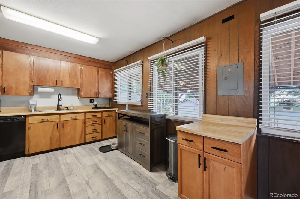 2637 Waldean Street Colorado Springs, CO 80909