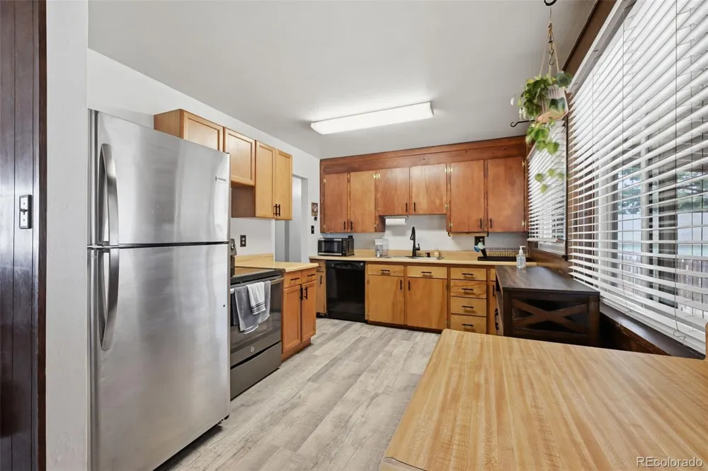 2637 Waldean Street Colorado Springs, CO 80909