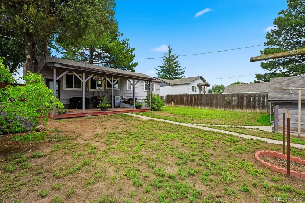 2637 Waldean Street Colorado Springs, CO 80909