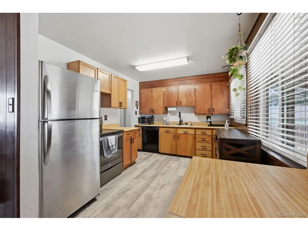 2637 Waldean Street Colorado Springs, CO 80909