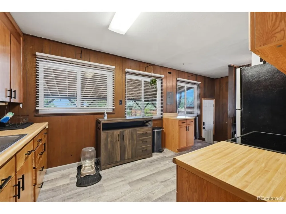 2637 Waldean Street Colorado Springs, CO 80909
