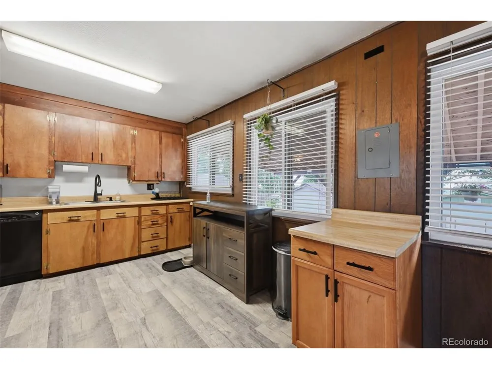 2637 Waldean Street Colorado Springs, CO 80909